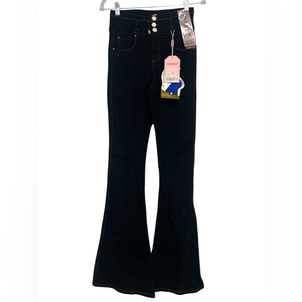 I Dare You Women’s Jeans Dark Blue Flare Bottoms NWT Size 7 (734)